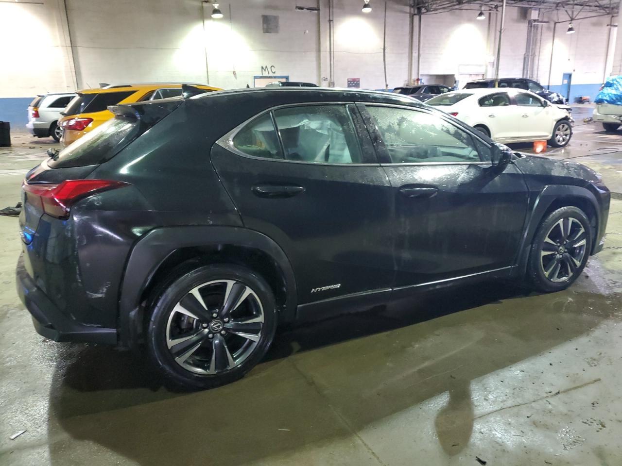 2021 LEXUS UX 250H - Фото 3