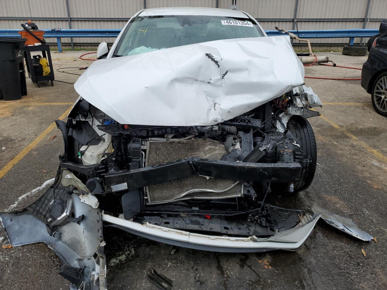 2019 HYUNDAI ELANTRA SE - Фото 5