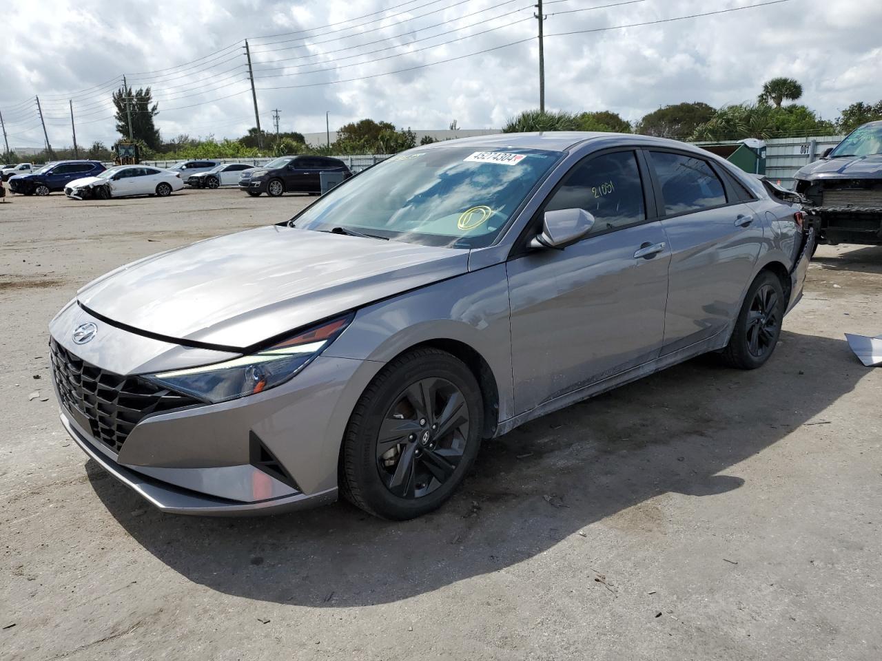 2022 HYUNDAI ELANTRA SE