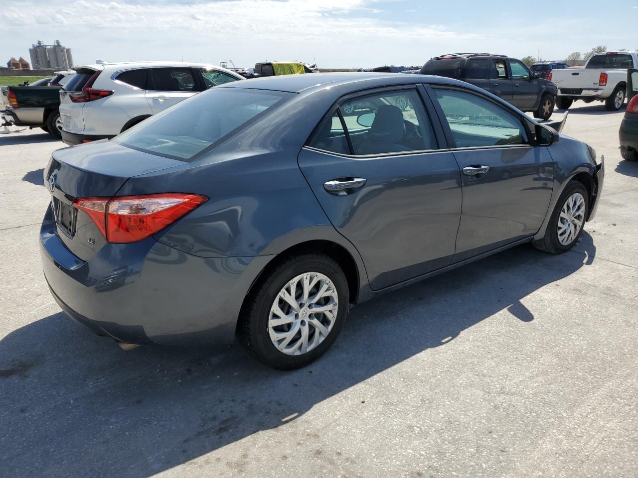 2019 TOYOTA COROLLA L - Фото 3
