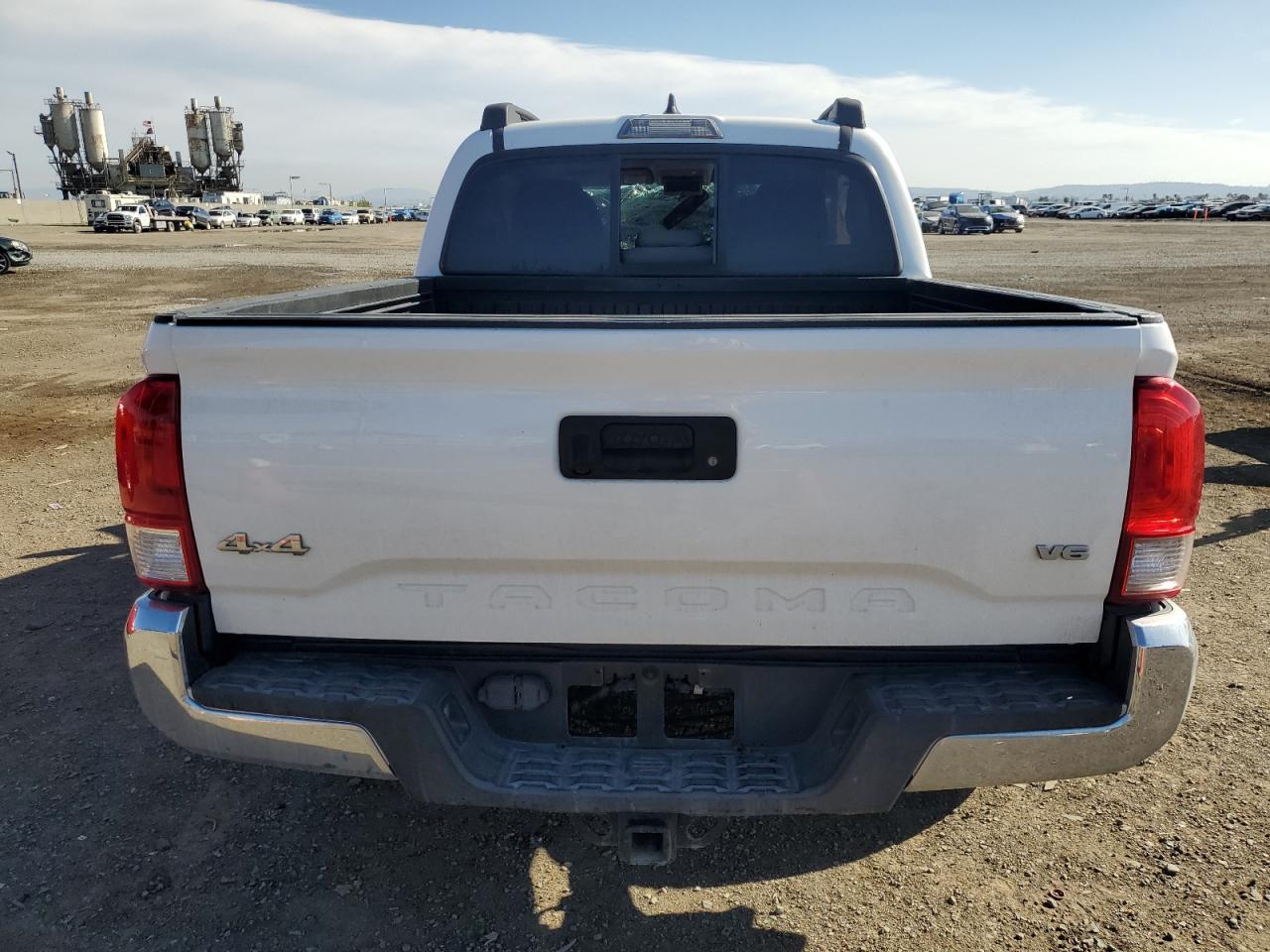 2017 TOYOTA TACOMA DOU - Фото 6