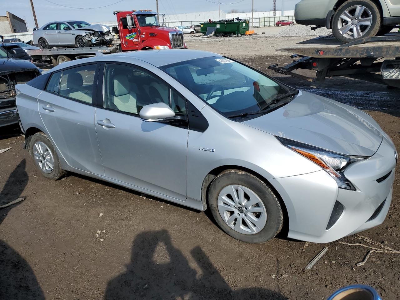 2016 TOYOTA PRIUS - Фото 4