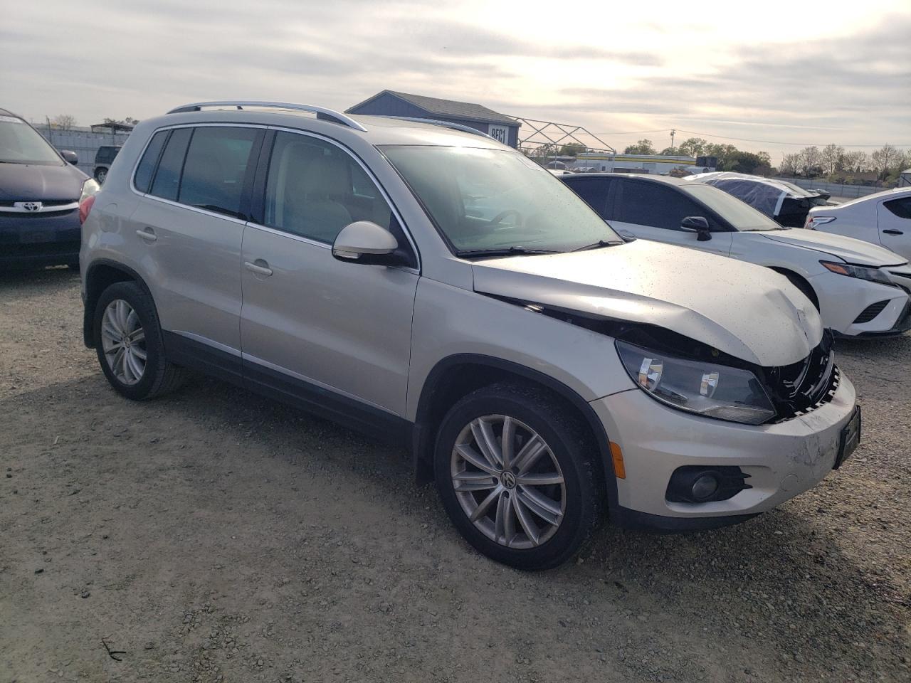 2015 VOLKSWAGEN TIGUAN S - Фото 4