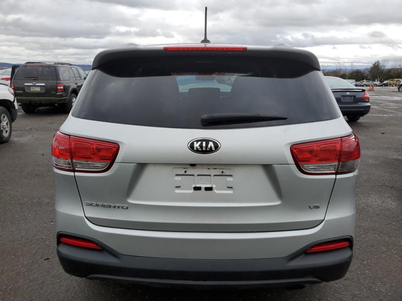 2017 KIA SORENTO LX - Фото 6