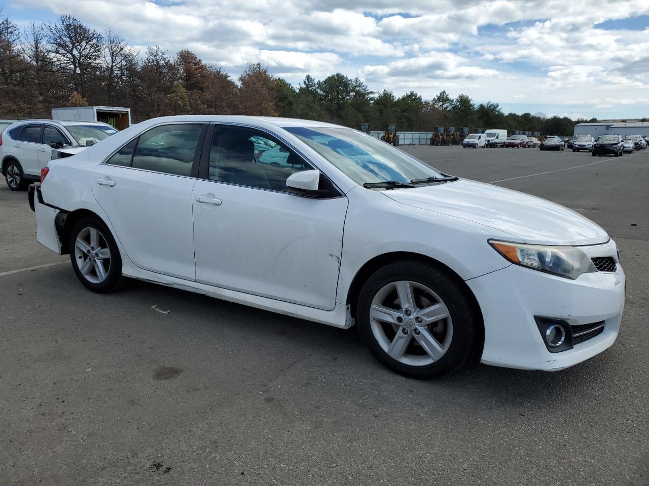 2014 TOYOTA CAMRY L - Image 4