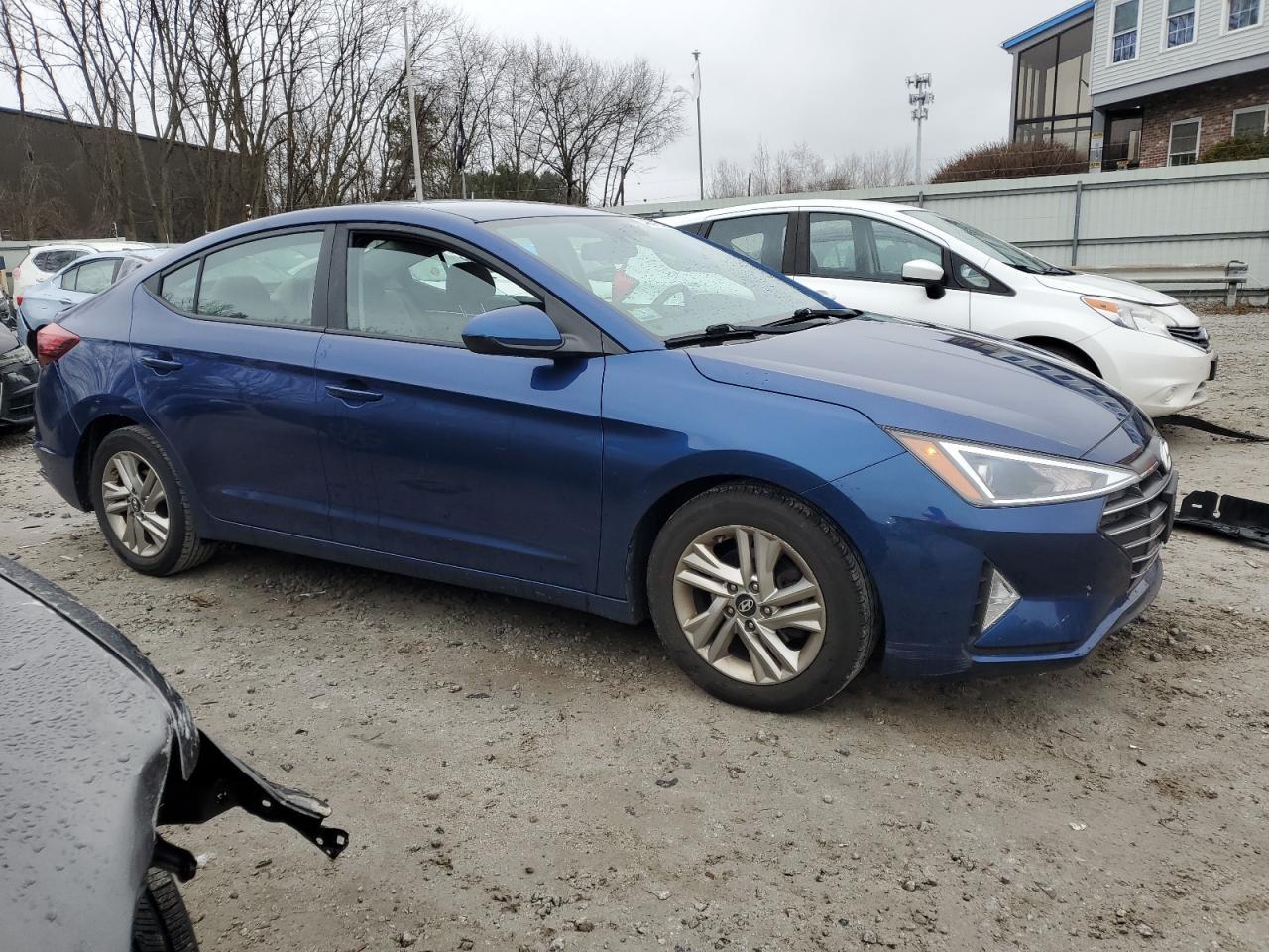 2019 HYUNDAI ELANTRA SE - Фото 4