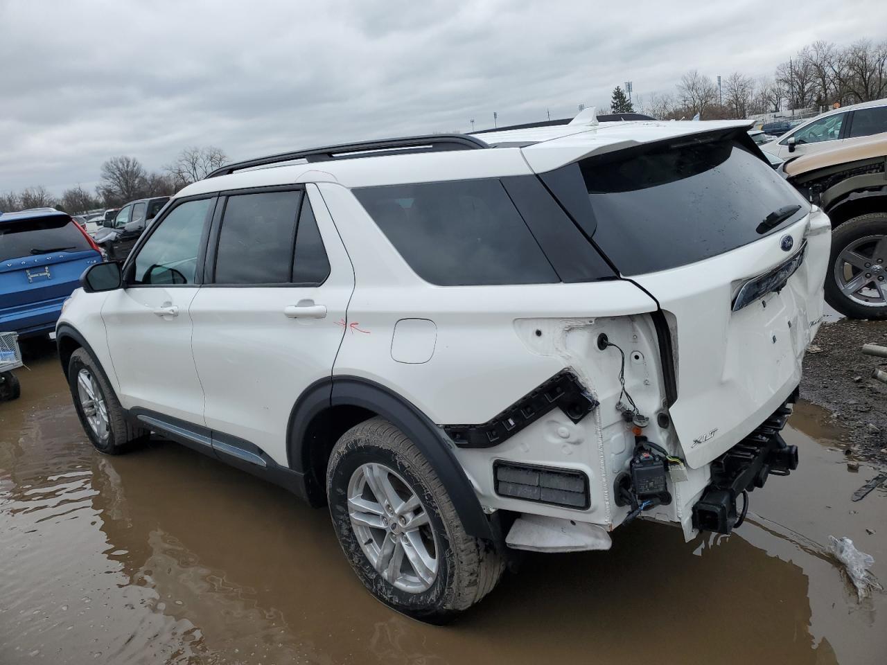 2022 FORD EXPLORER X - Фото 2