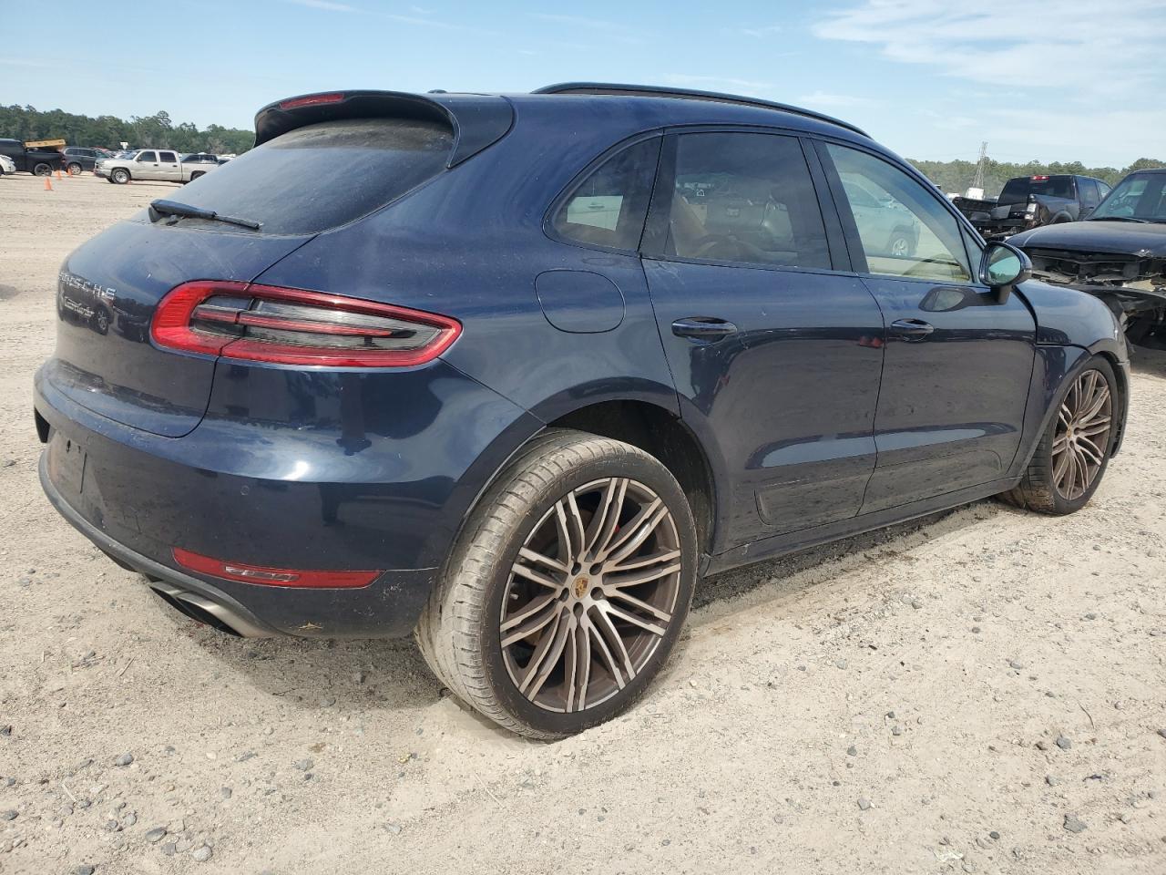 2015 PORSCHE MACAN TURB - Image 3