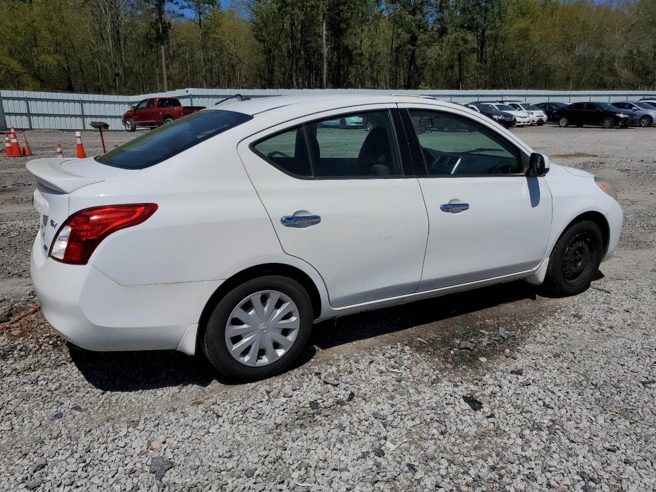 2014 NISSAN VERSA S - Image 3