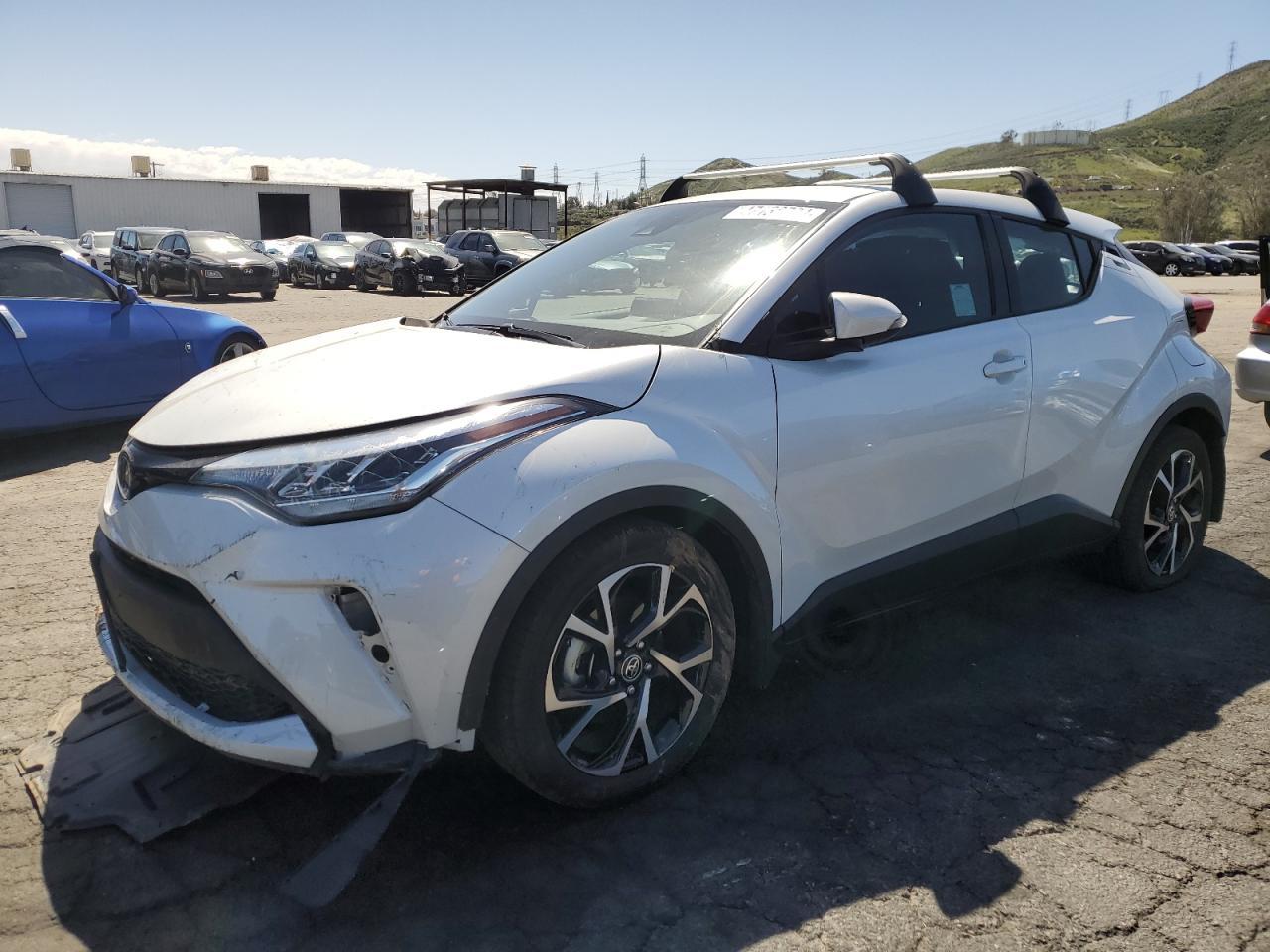 2022 TOYOTA C-HR XLE
