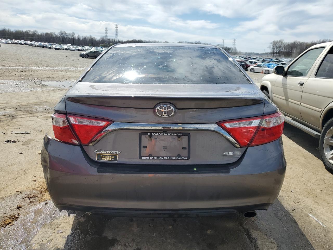 2017 TOYOTA CAMRY LE - Image 6