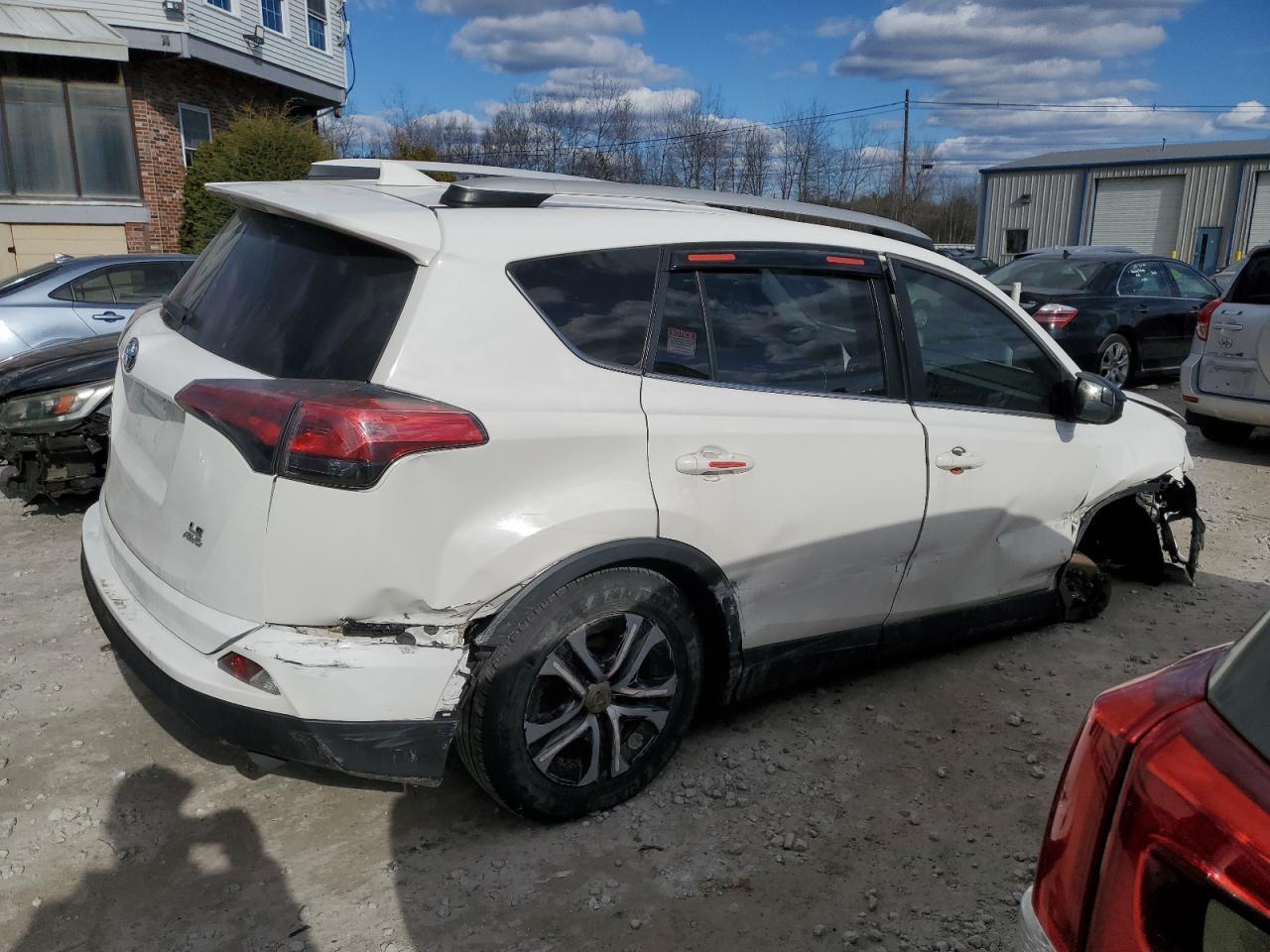 2018 TOYOTA RAV4 LE - Image 3