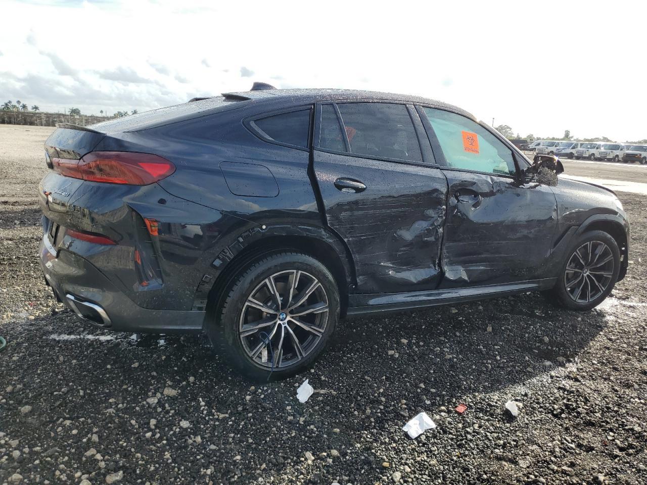2022 BMW X6 XDRIVE4 - Фото 3