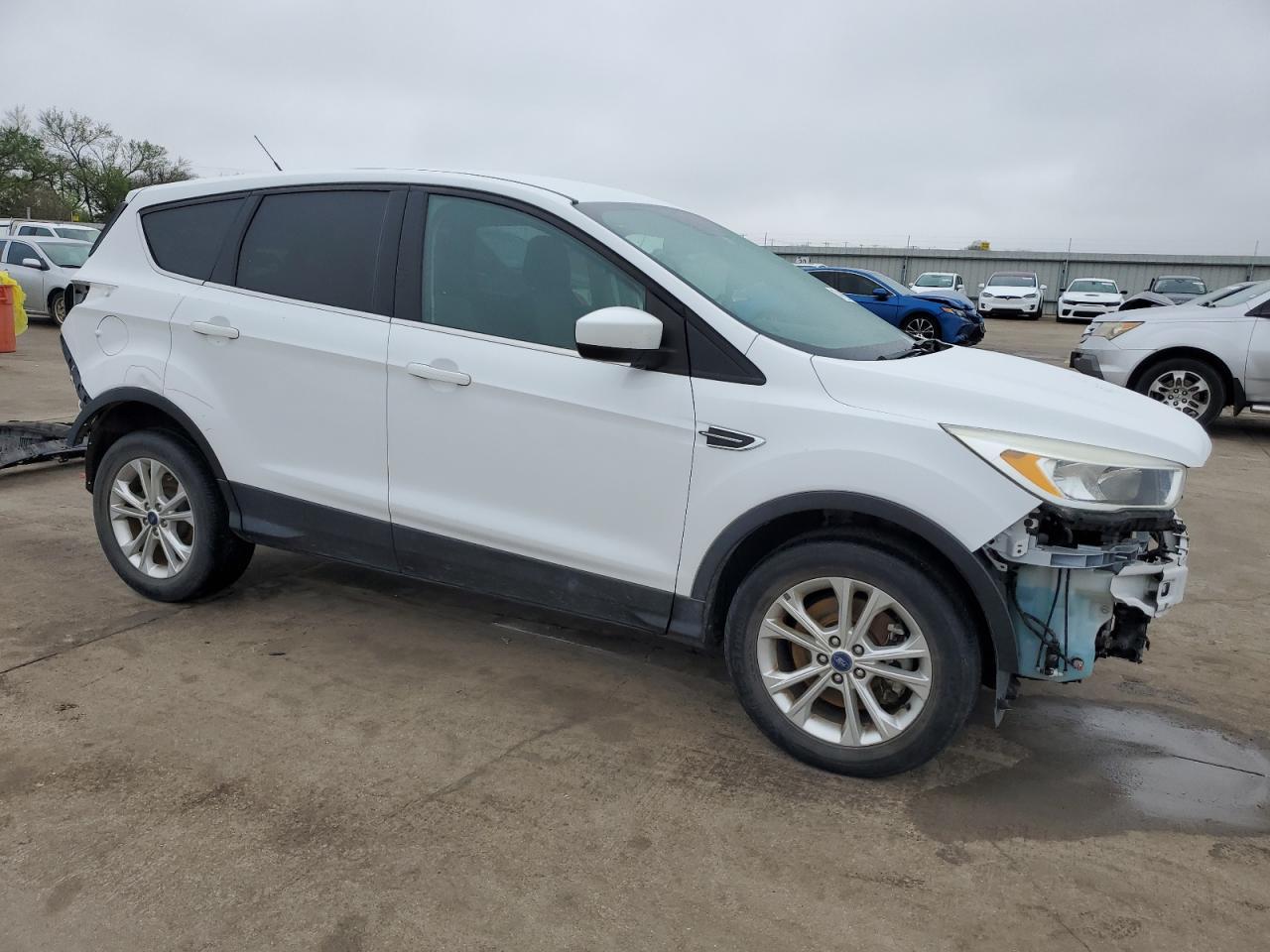 2017 FORD ESCAPE SE - Image 4
