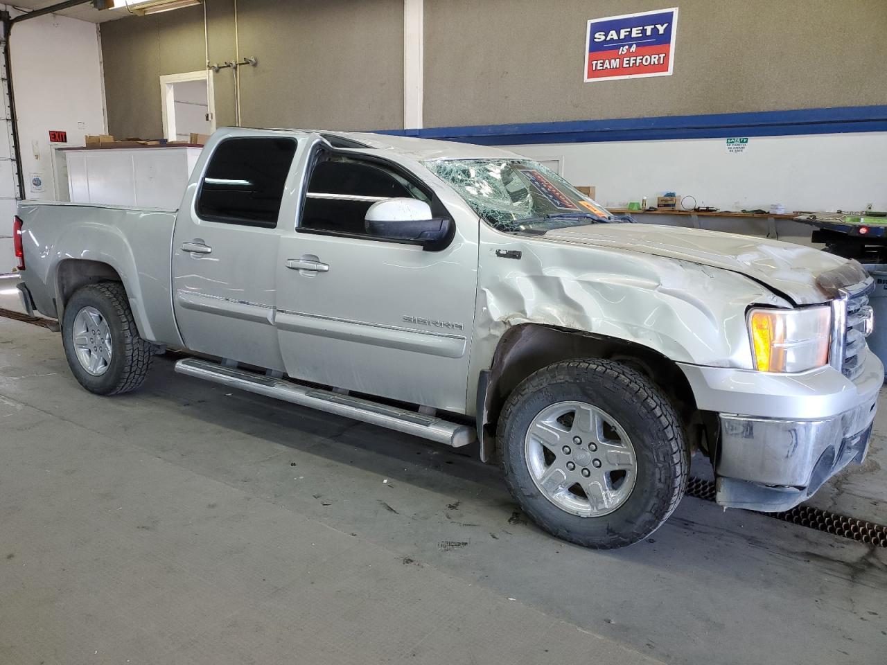 2011 GMC SIERRA K15 - Image 4