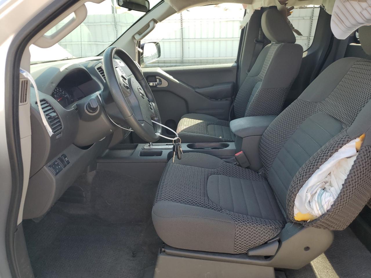 2017 NISSAN FRONTIER S - Фото 7