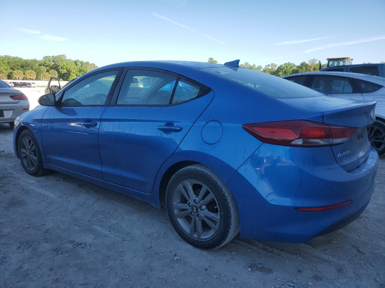2017 HYUNDAI ELANTRA SE - Image 2