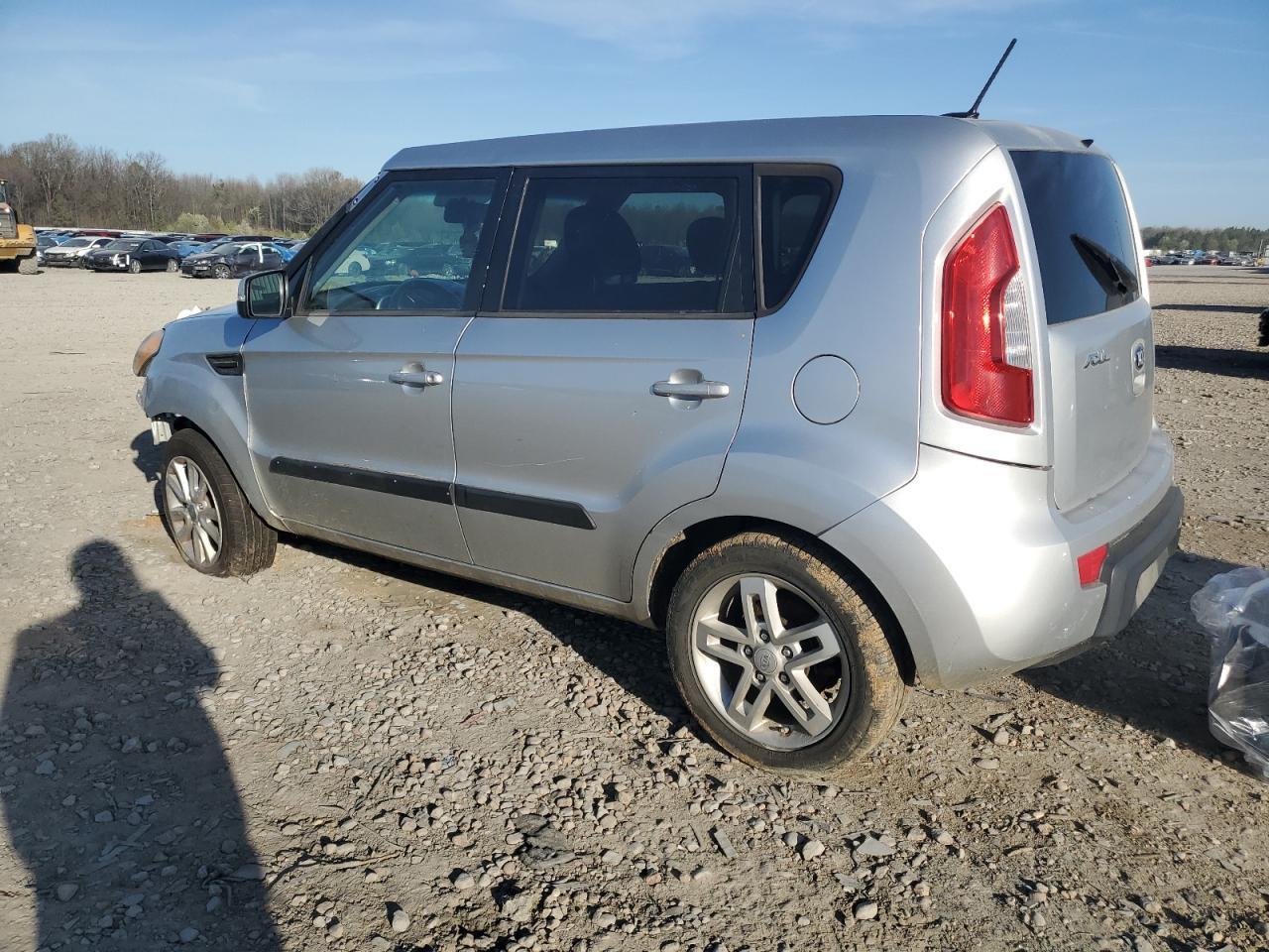 2013 KIA SOUL + - Image 2