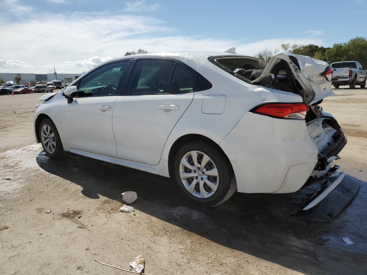 2022 TOYOTA COROLLA LE - Image 2