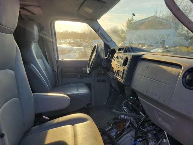 2011 Ford Econoline E250 Van - Image 5