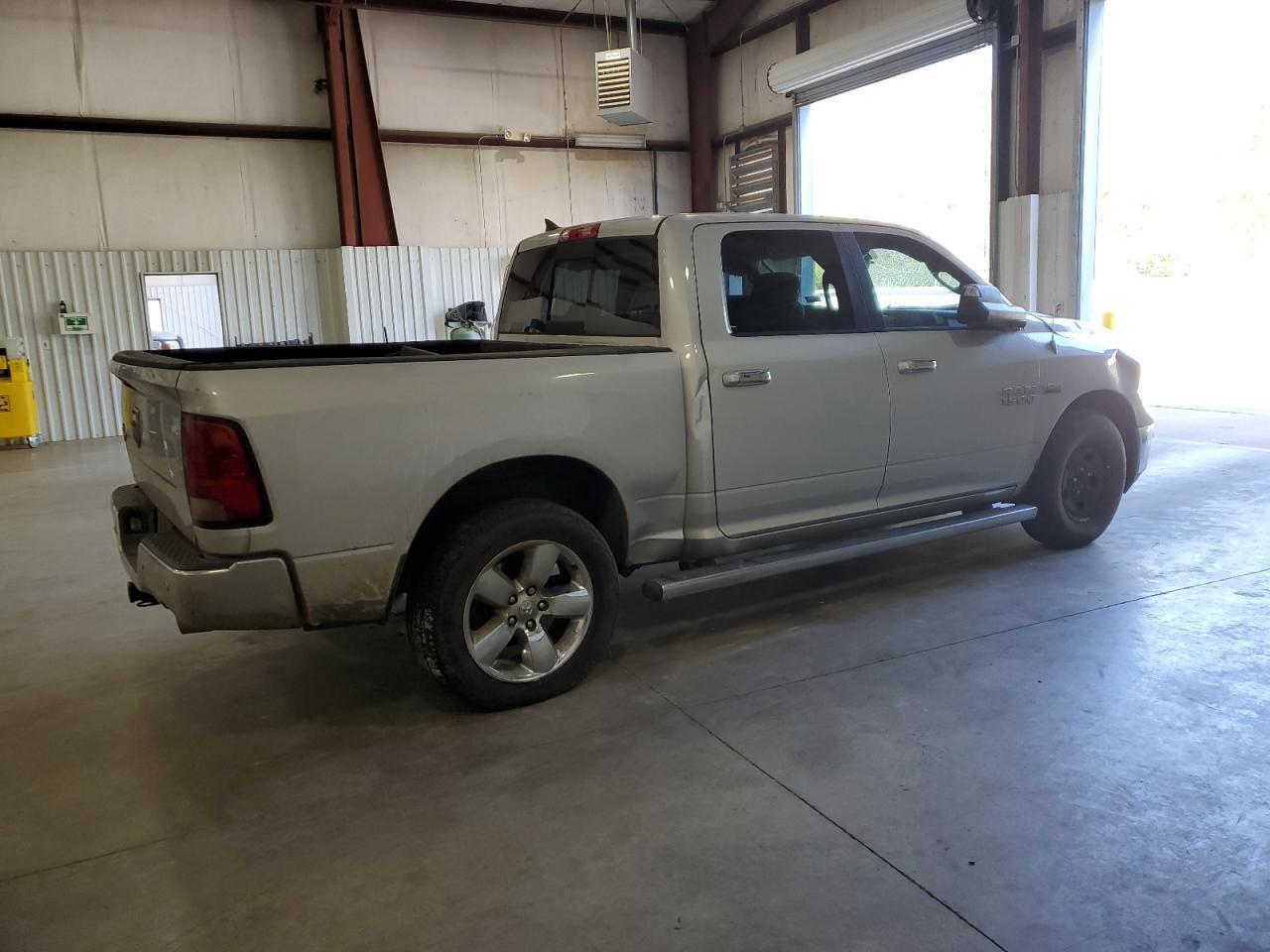 2014 RAM 1500 SLT - Image 3