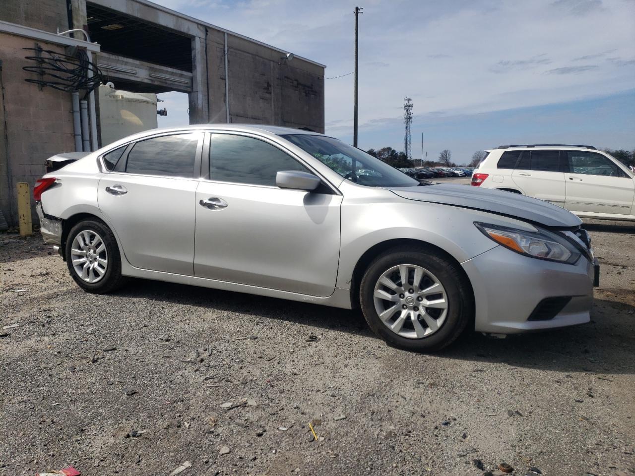 2017 NISSAN ALTIMA 2.5 - Фото 4