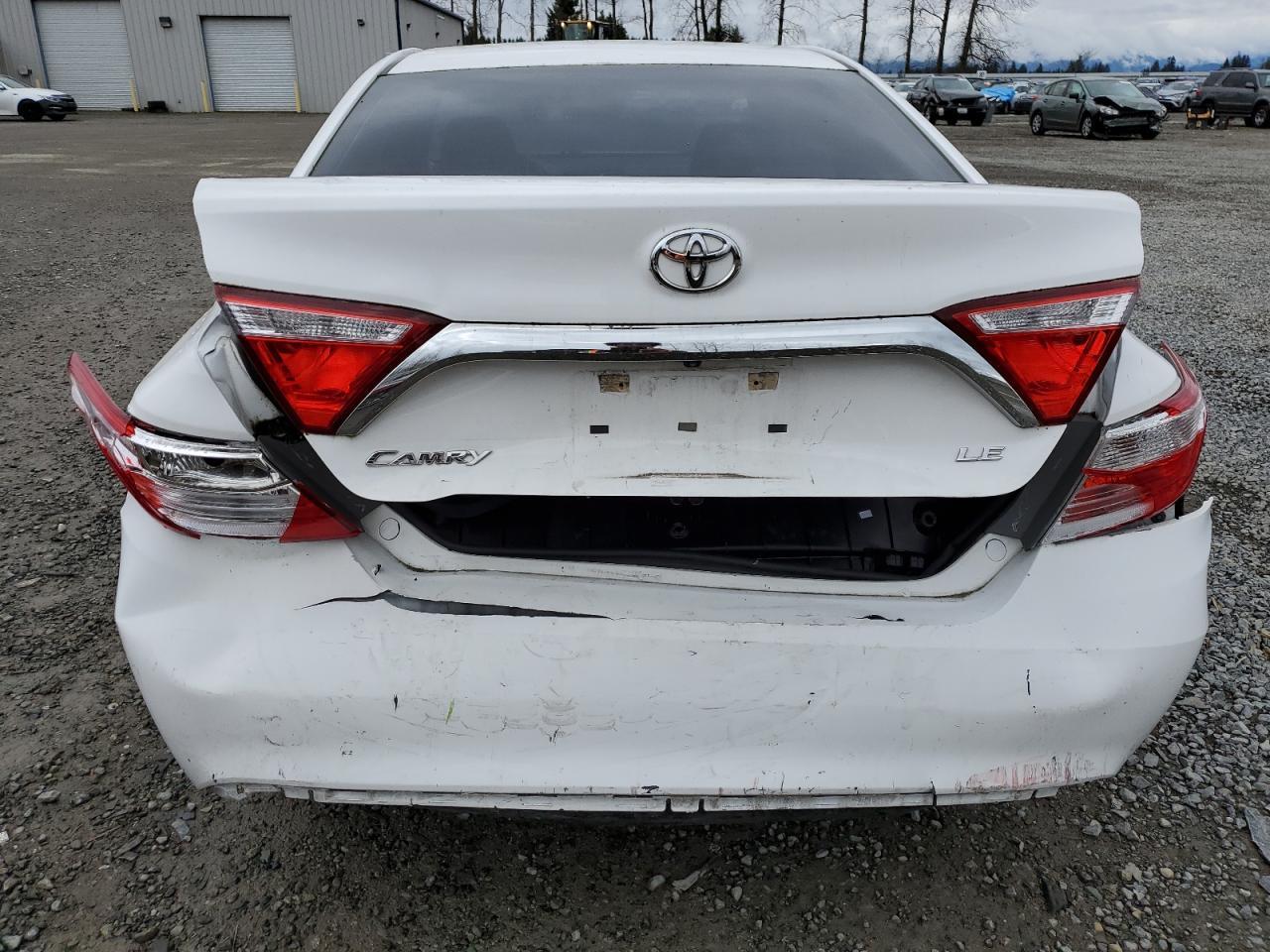2017 TOYOTA CAMRY LE - Image 6