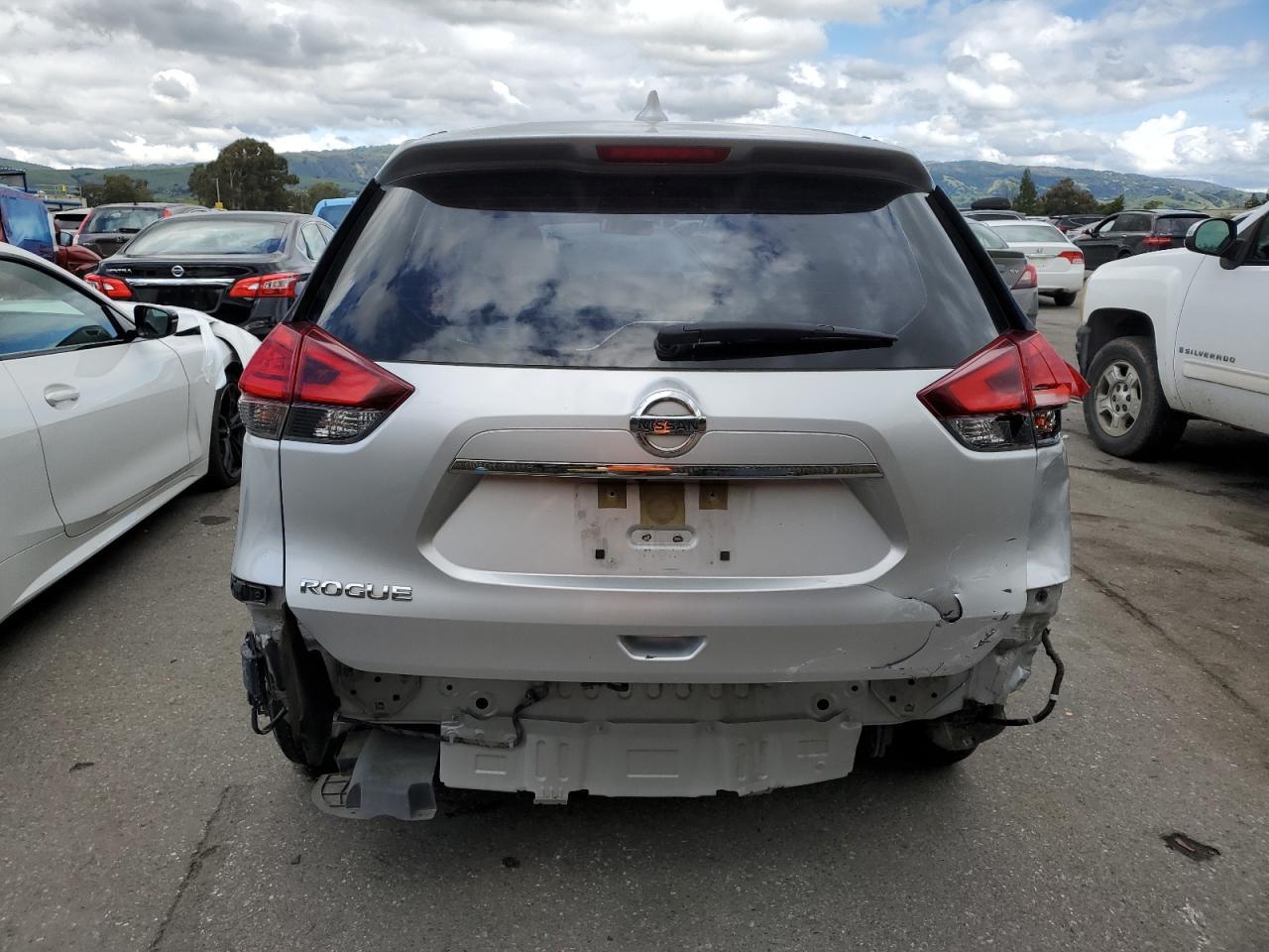 2017 NISSAN ROGUE S - Фото 6
