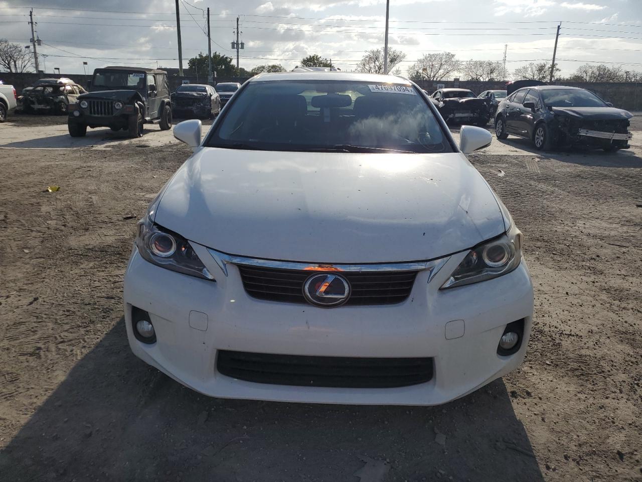 2013 LEXUS CT 200 - Image 5