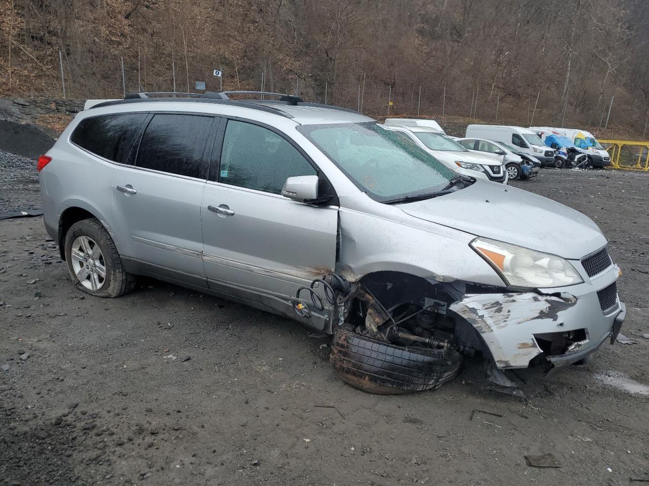 2011 CHEVROLET TRAVERSE L - Фото 4