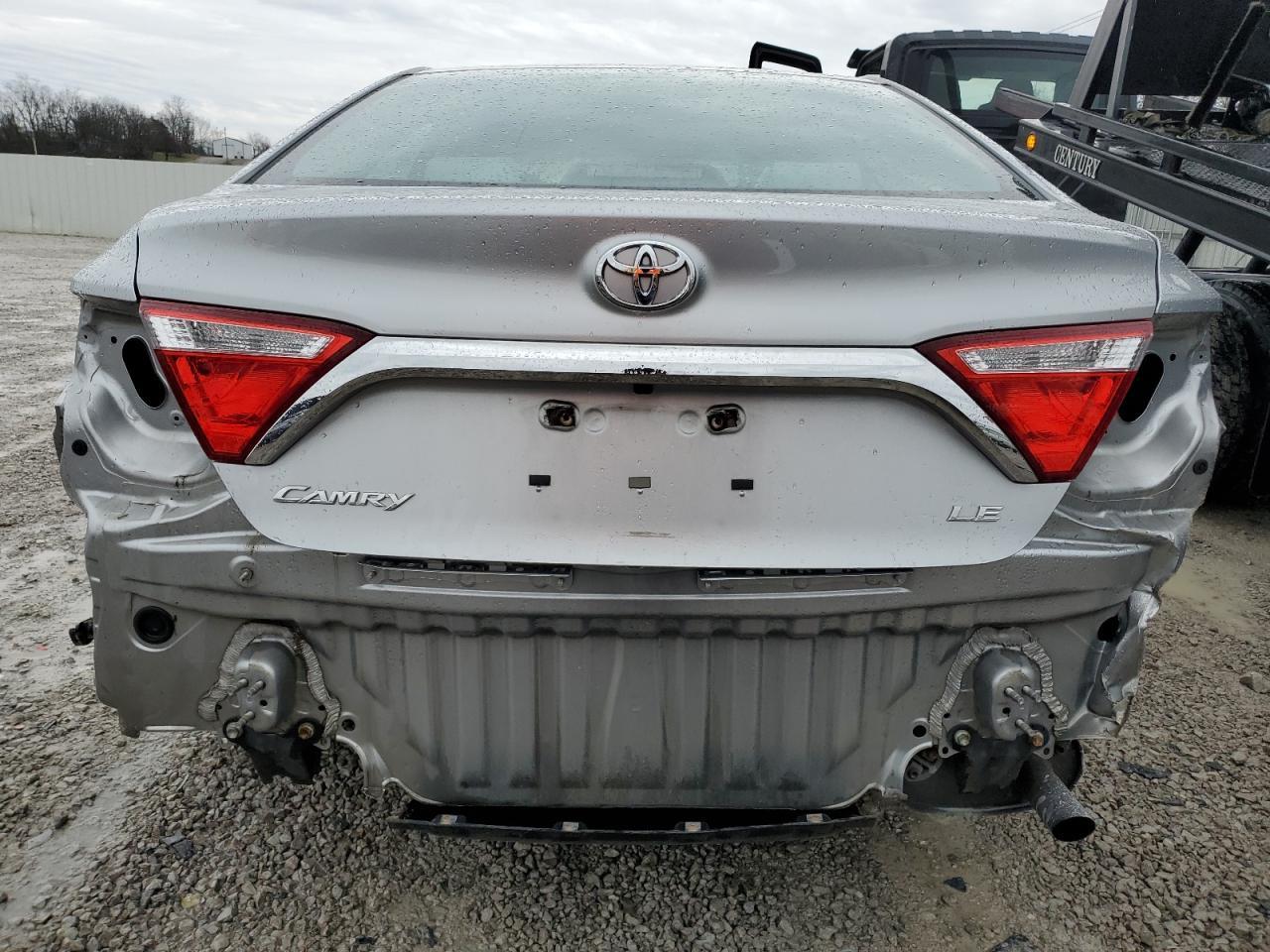 2017 TOYOTA CAMRY LE - Фото 6