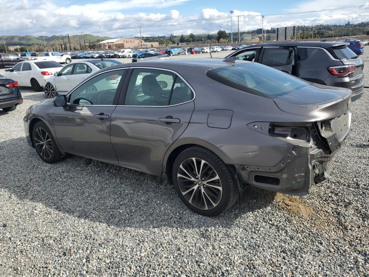 2020 TOYOTA CAMRY SE - Image 2