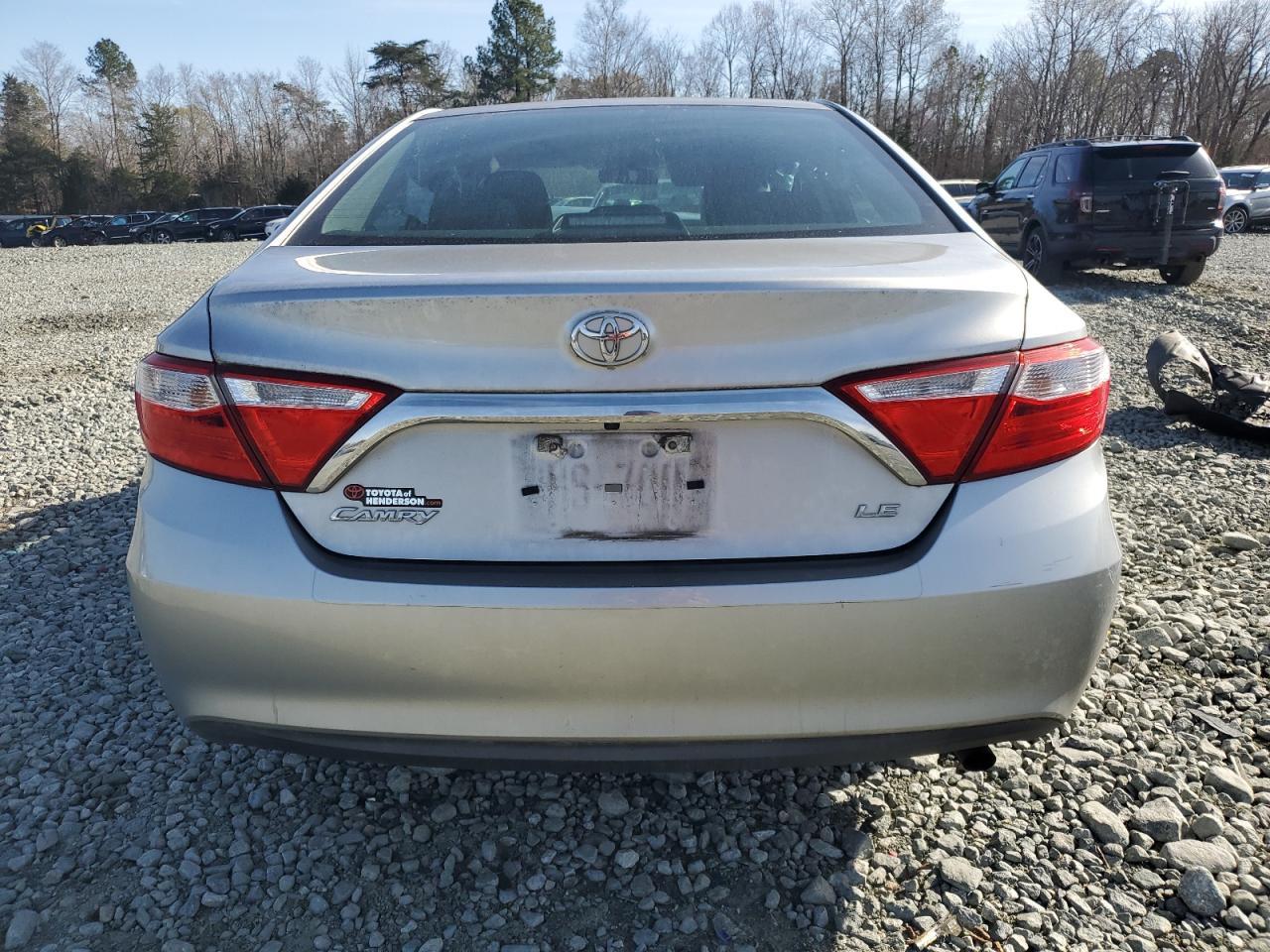 2016 TOYOTA CAMRY LE - Фото 6