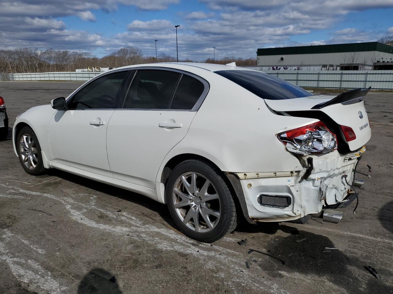 2012 INFINITI G37 - Image 2