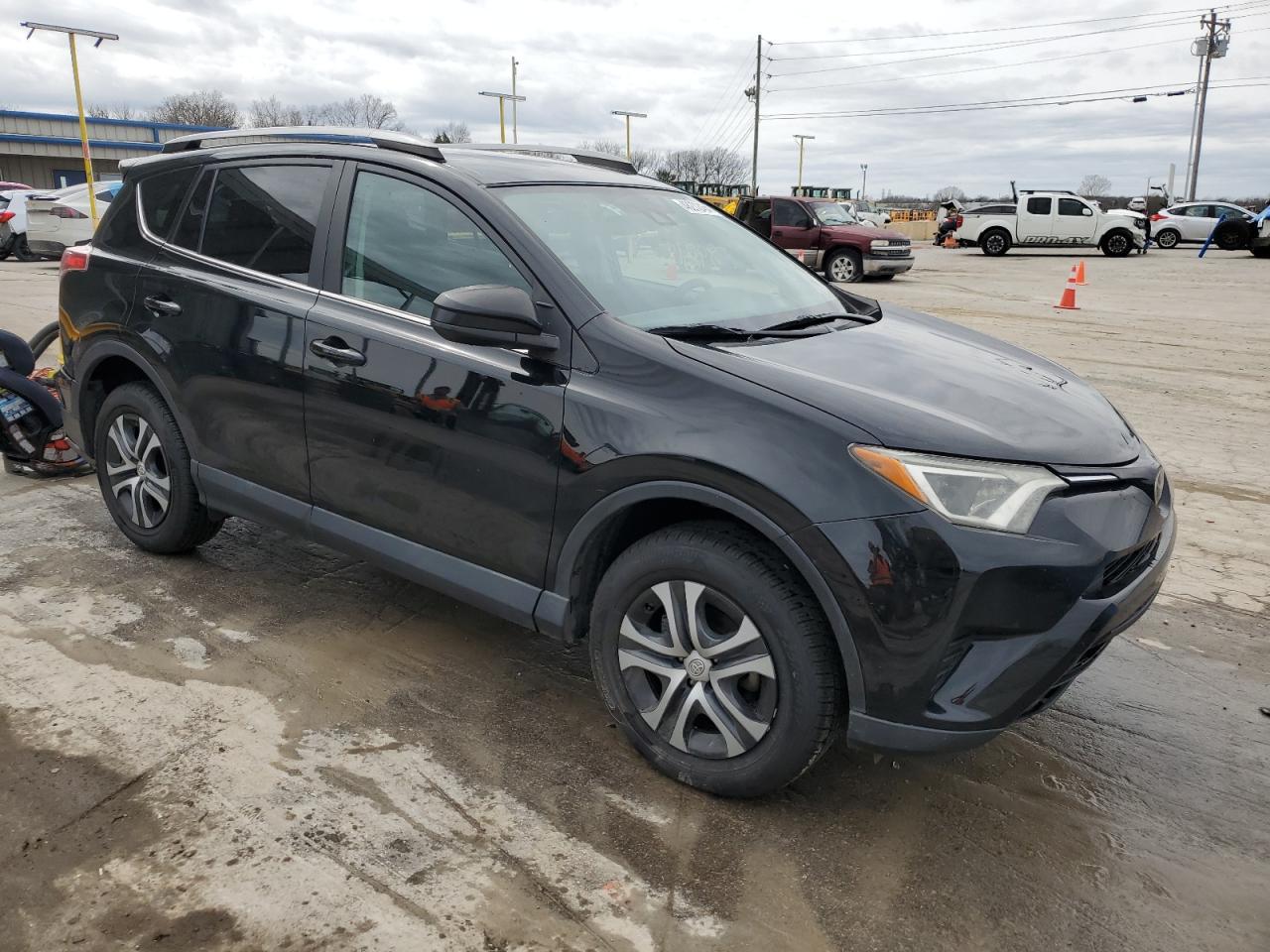 2017 TOYOTA RAV4 LE - Фото 4