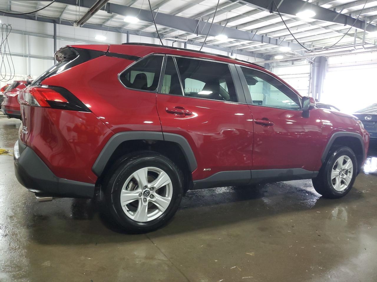 2020 TOYOTA RAV4 XLE - Image 3