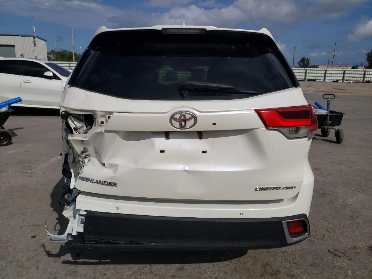 2018 TOYOTA HIGHLANDER - Image 6