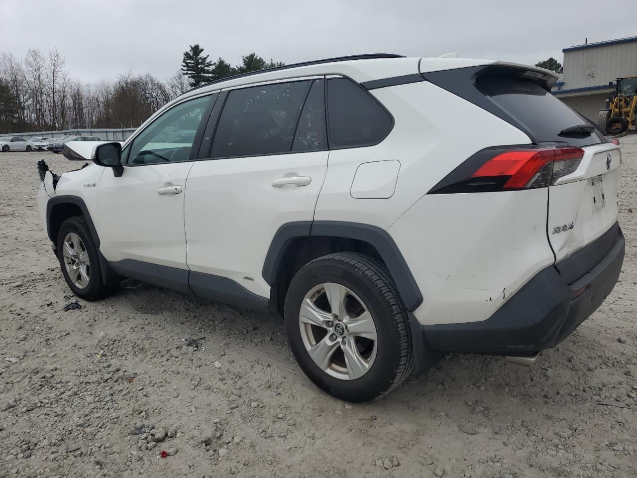 2020 TOYOTA RAV4 XLE - Image 2