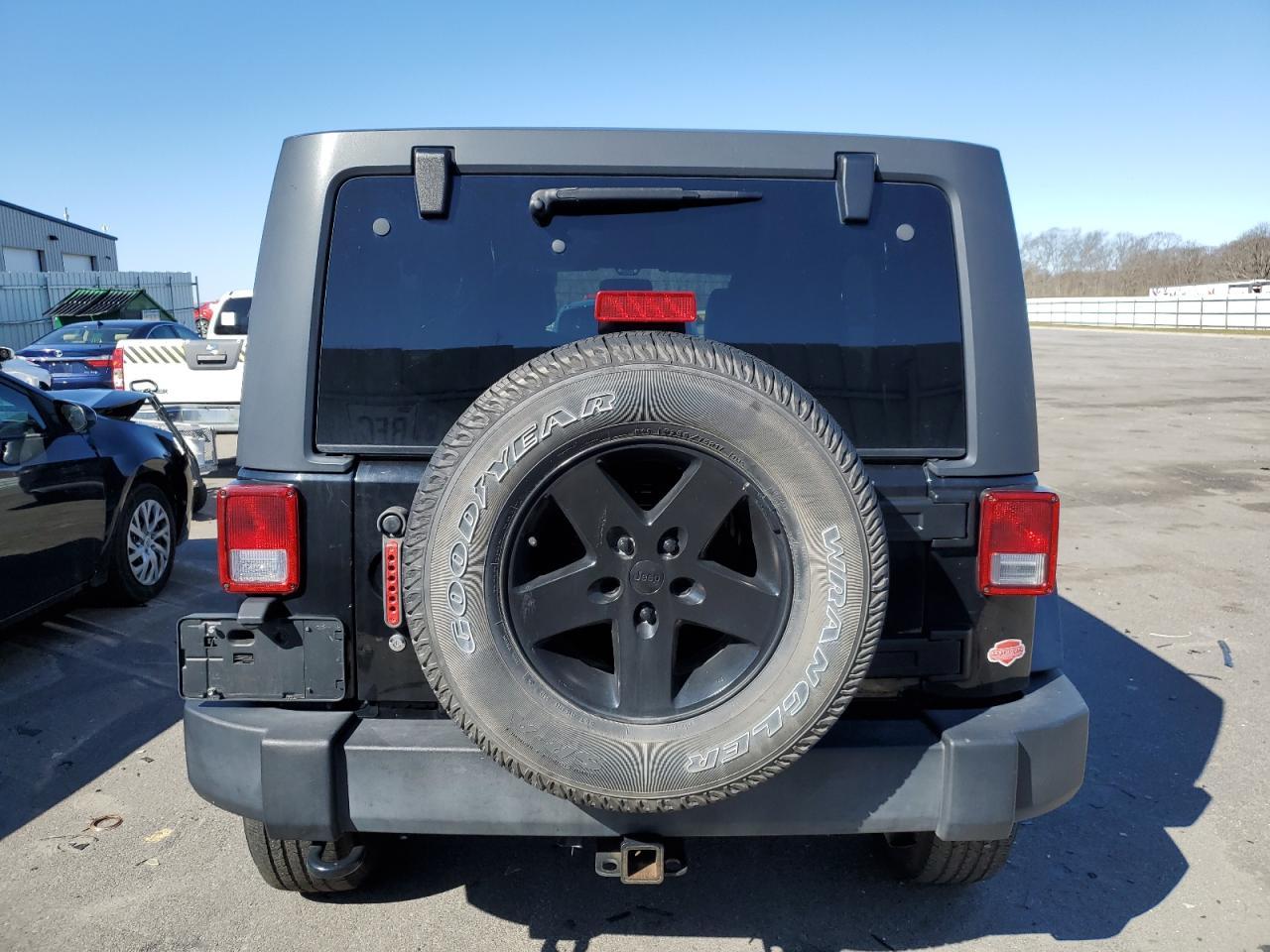 2012 JEEP WRANGLER U - Image 6