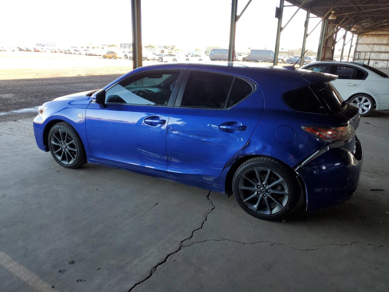 2013 LEXUS CT 200 - Image 2