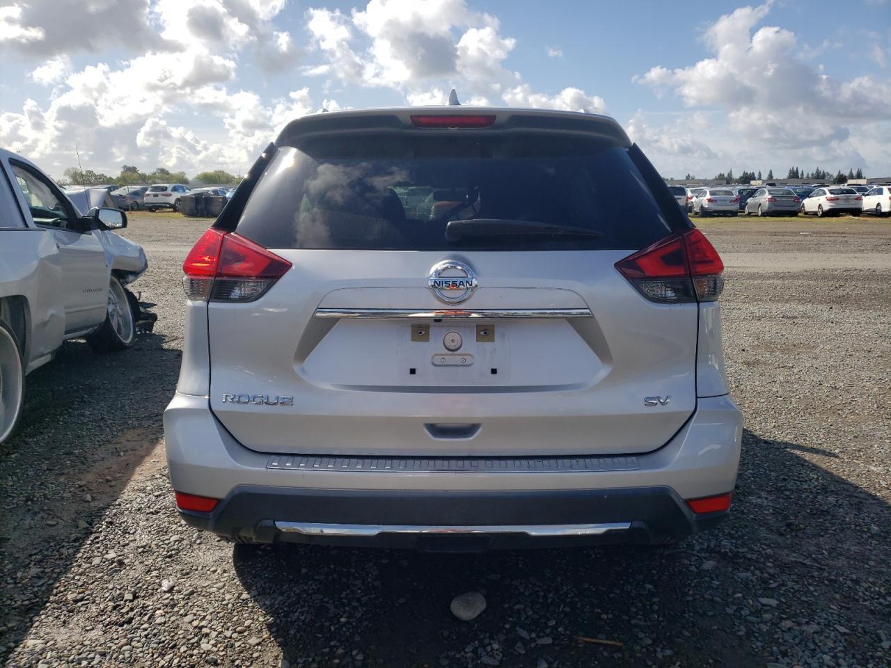 2017 NISSAN ROGUE S - Image 6