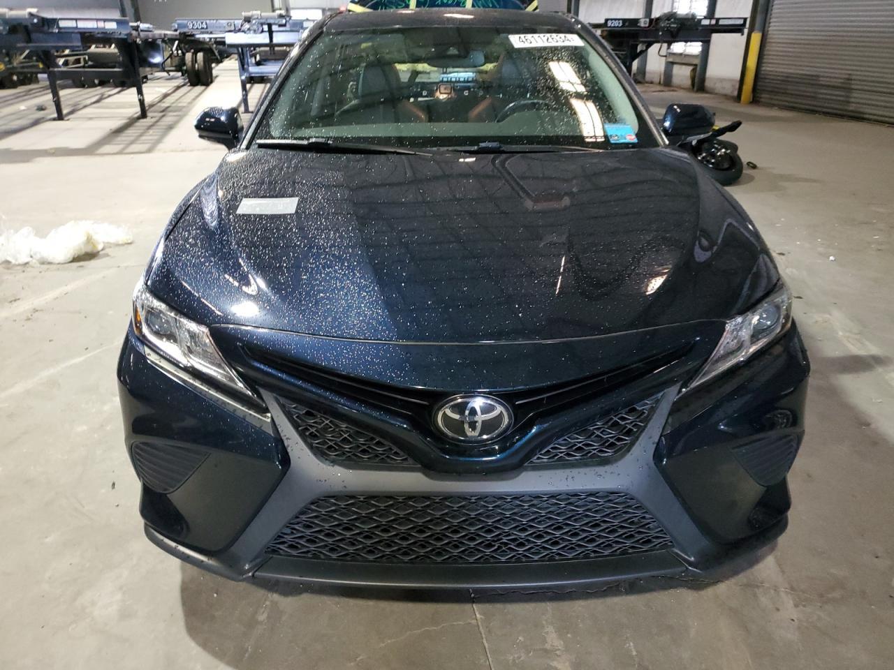 2020 TOYOTA CAMRY SE - Фото 5