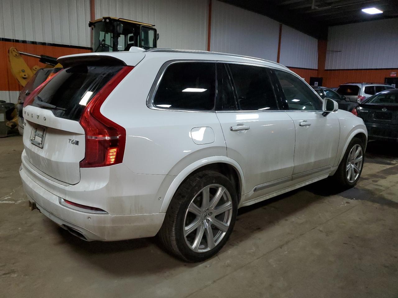 2016 VOLVO XC90 T6 - Фото 3