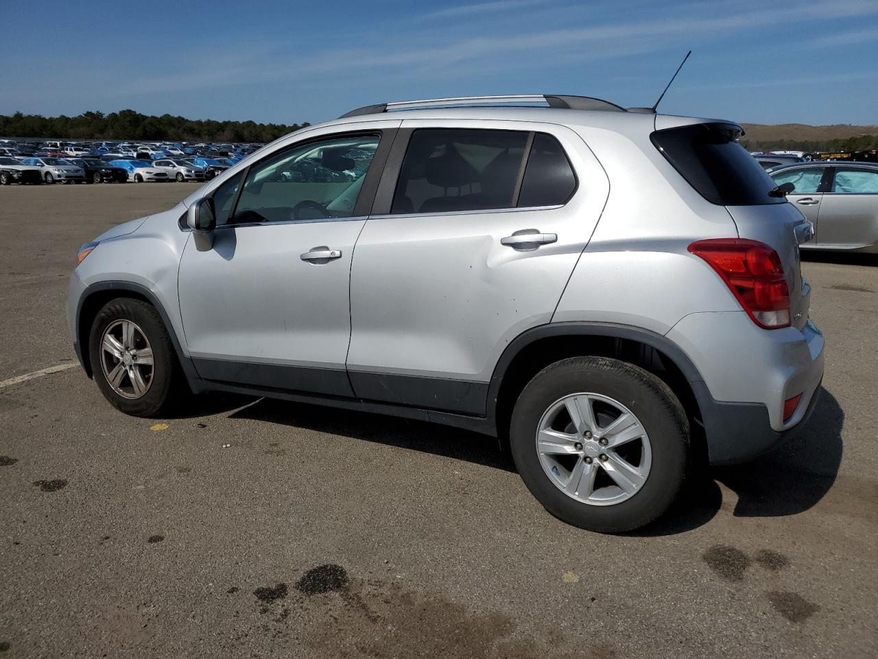2019 CHEVROLET TRAX 1LT - Фото 2