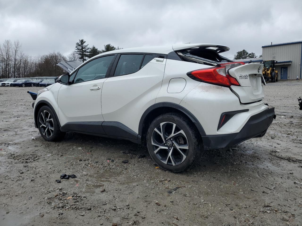 2018 TOYOTA C-HR XLE - Image 2