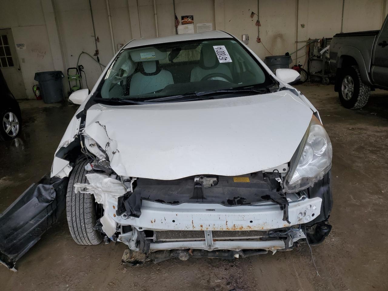 2013 TOYOTA PRIUS C - Фото 5