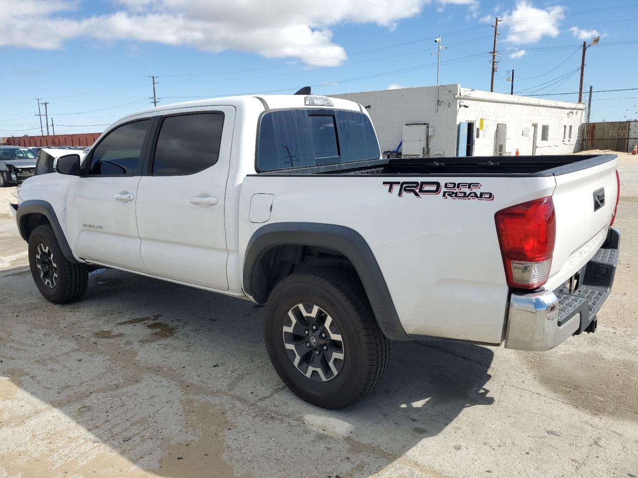 2017 TOYOTA TACOMA DOU - Фото 2