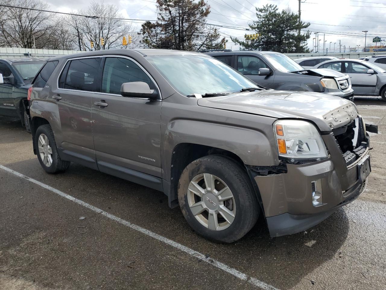2012 GMC TERRAIN SL - Image 4