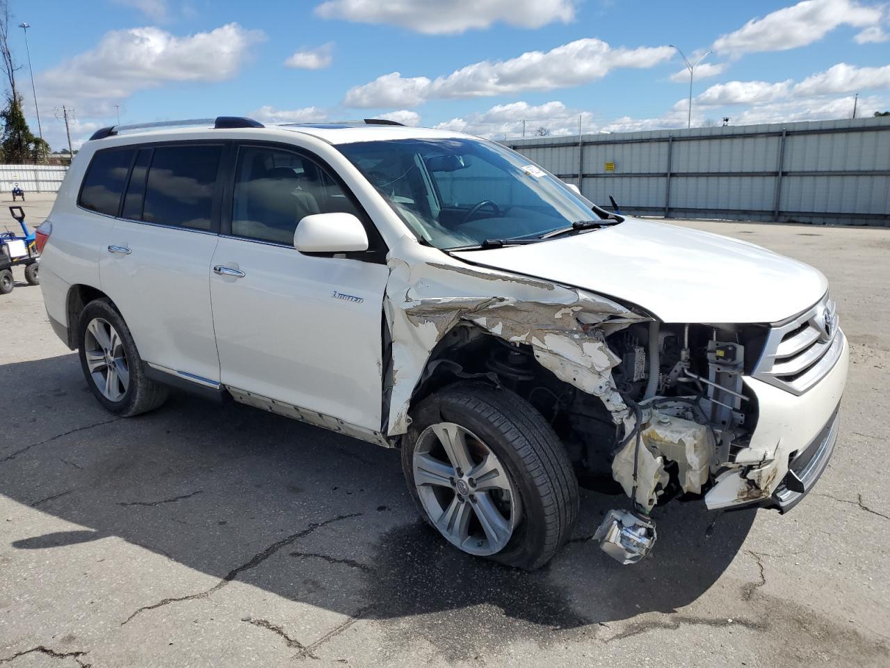 2011 TOYOTA HIGHLANDER - Image 4