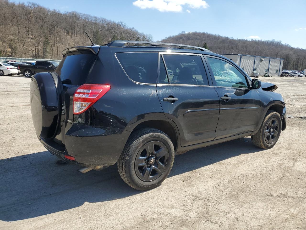 2011 TOYOTA RAV4 - Фото 3